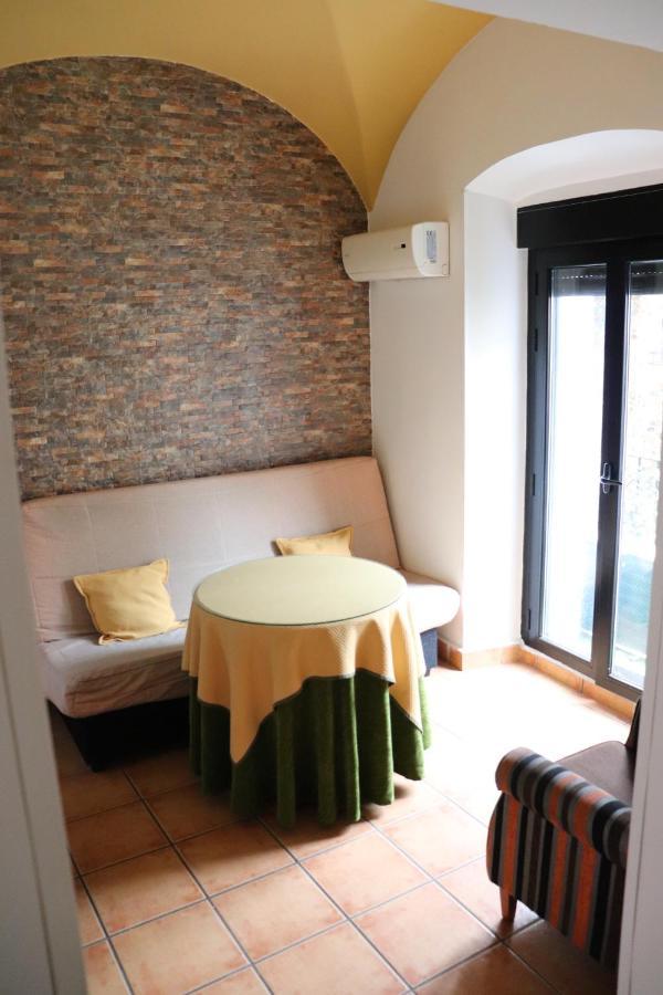 Apartamentos Las Buganvillas กาเซเรส ภายนอก รูปภาพ